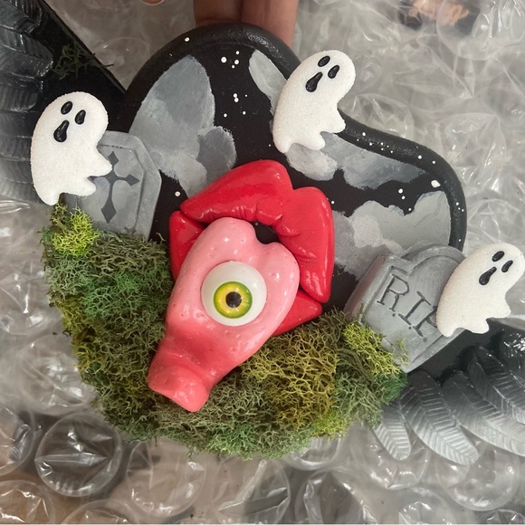 Art Piece/Key Holder - Picture 3 of 4